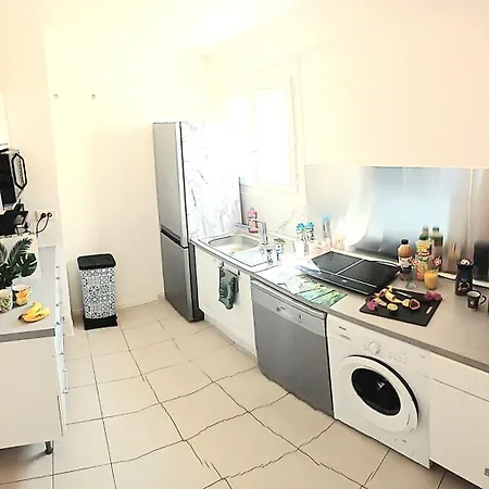 Ooo Spacious Space Ooo Center, Beach On Foot, 3 Persons Antibes