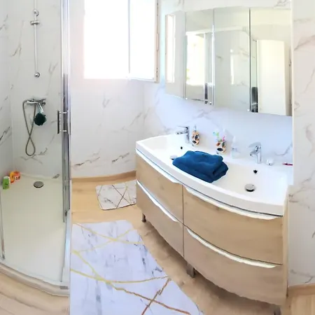 Ooo Spacious Space Ooo Center, Beach On Foot, 3 Persons Antibes